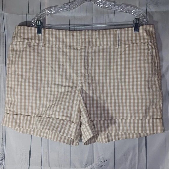 Tommy Hilfiger women's checkered shorts - Picture 1 of 6